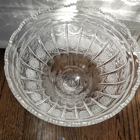 Miller Crystal large pedestal bowl - Picture 3 of 17
